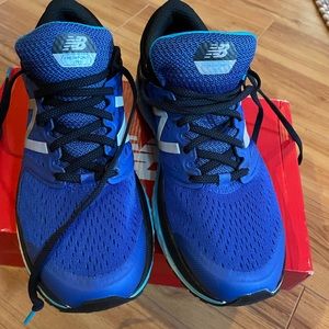 Men’s new balance fresh foam sneakers